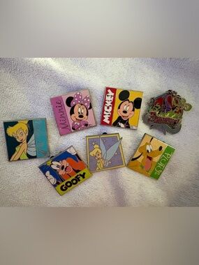 Disney Character Enamel Pin Lot - Mickey Minnie Goofy Tinker Bell Pluto 2012 set